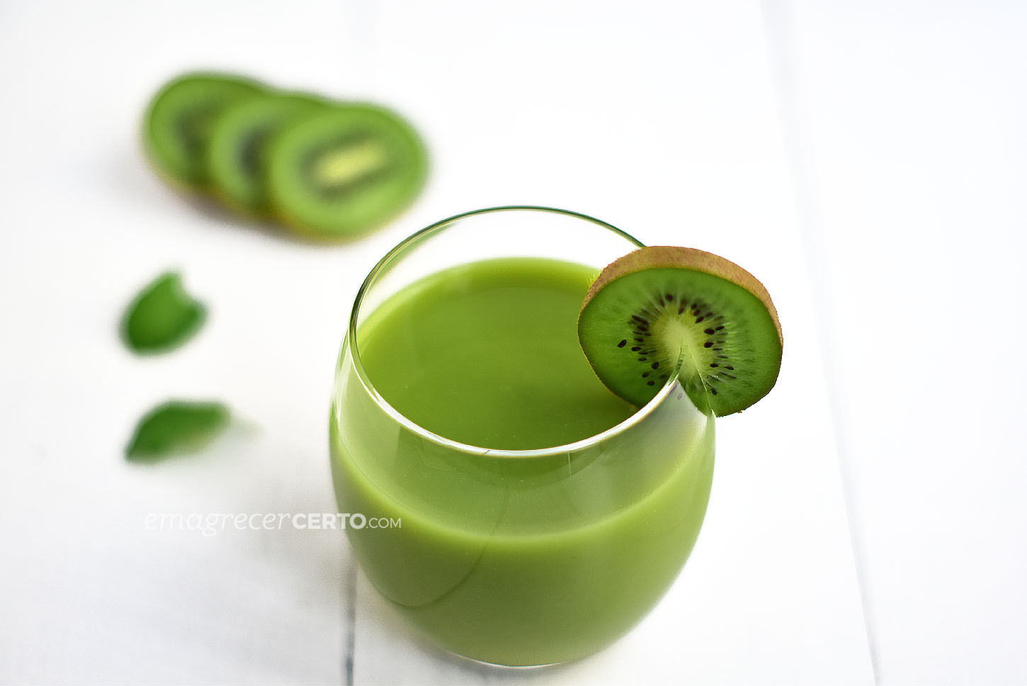 Smoothie verde de kiwi | Blog Emagrecer Certo