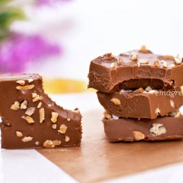 Fudge de chocolate com castanhas | Blog Emagrecer Certo #fudge #chocolate #receitas #reeducacaoalimentar