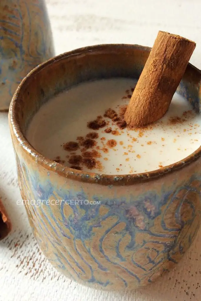 chai latte com especiarias