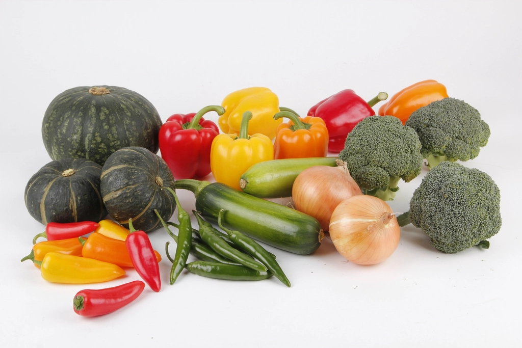 Vegetables: kabocha, bell peppers, aehobak